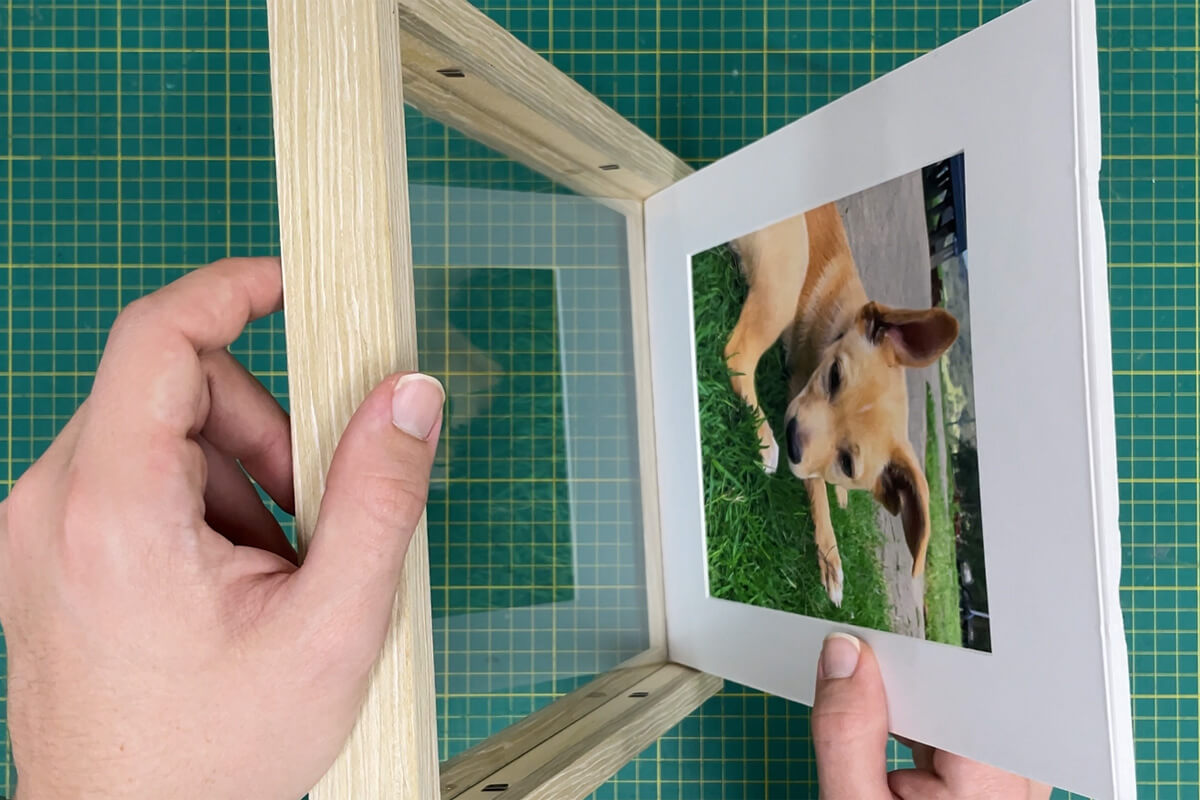 Picture frame assembly