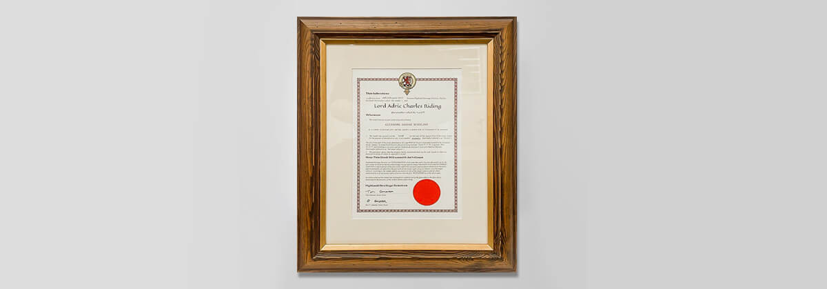 Frame certificates and diplomas