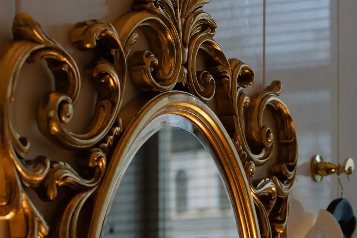The Key to Looking After Your Antique Mirrors